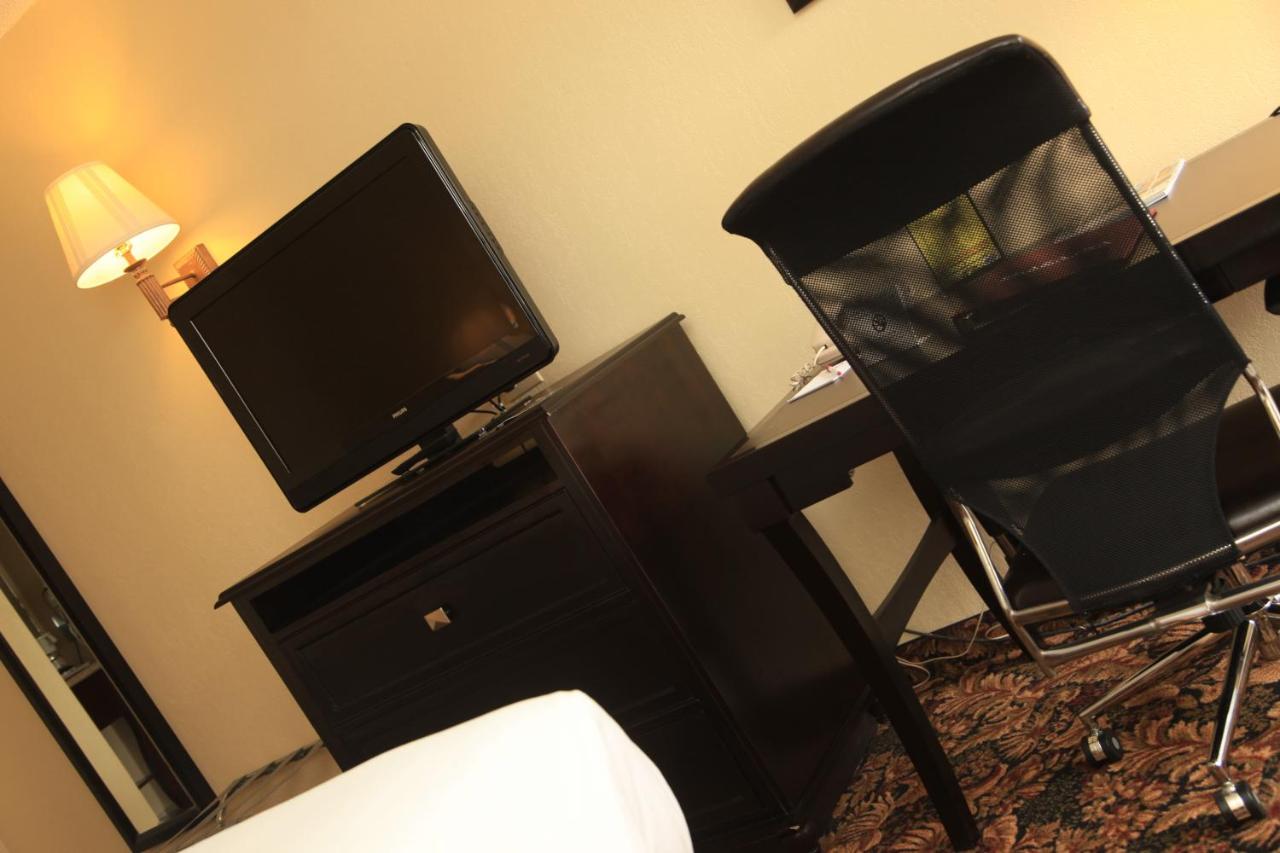 Midland Plaza Hotel — photo 19