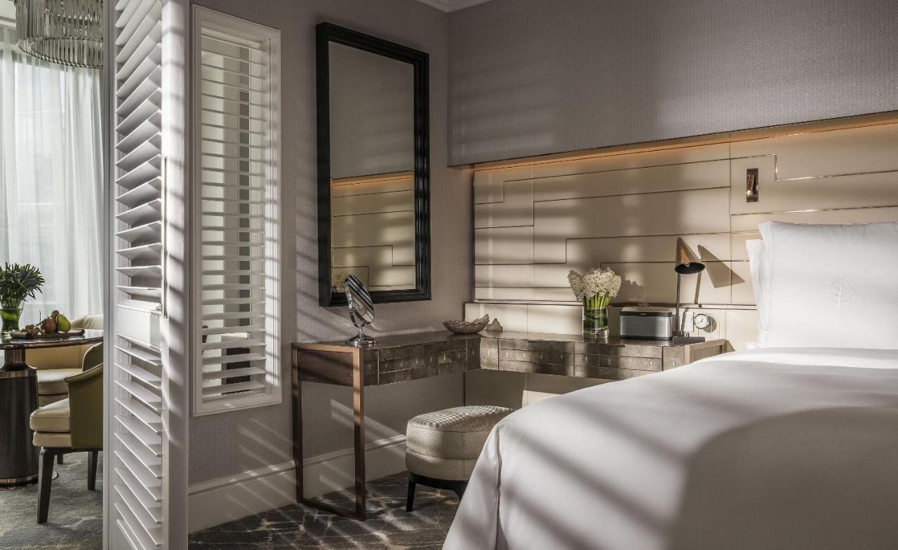 Four Seasons Hotel Singapore Sg Clean Staycation Approved シンガポール 21年 最新料金 Four Seasons Hotel Singapore Sg Clean Staycation Approved シンガポール 21年 最新料金