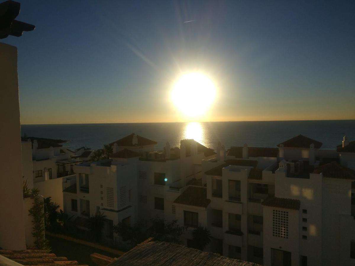 Apartment Penthouse, Alcaidesa, Spain - Booking.com