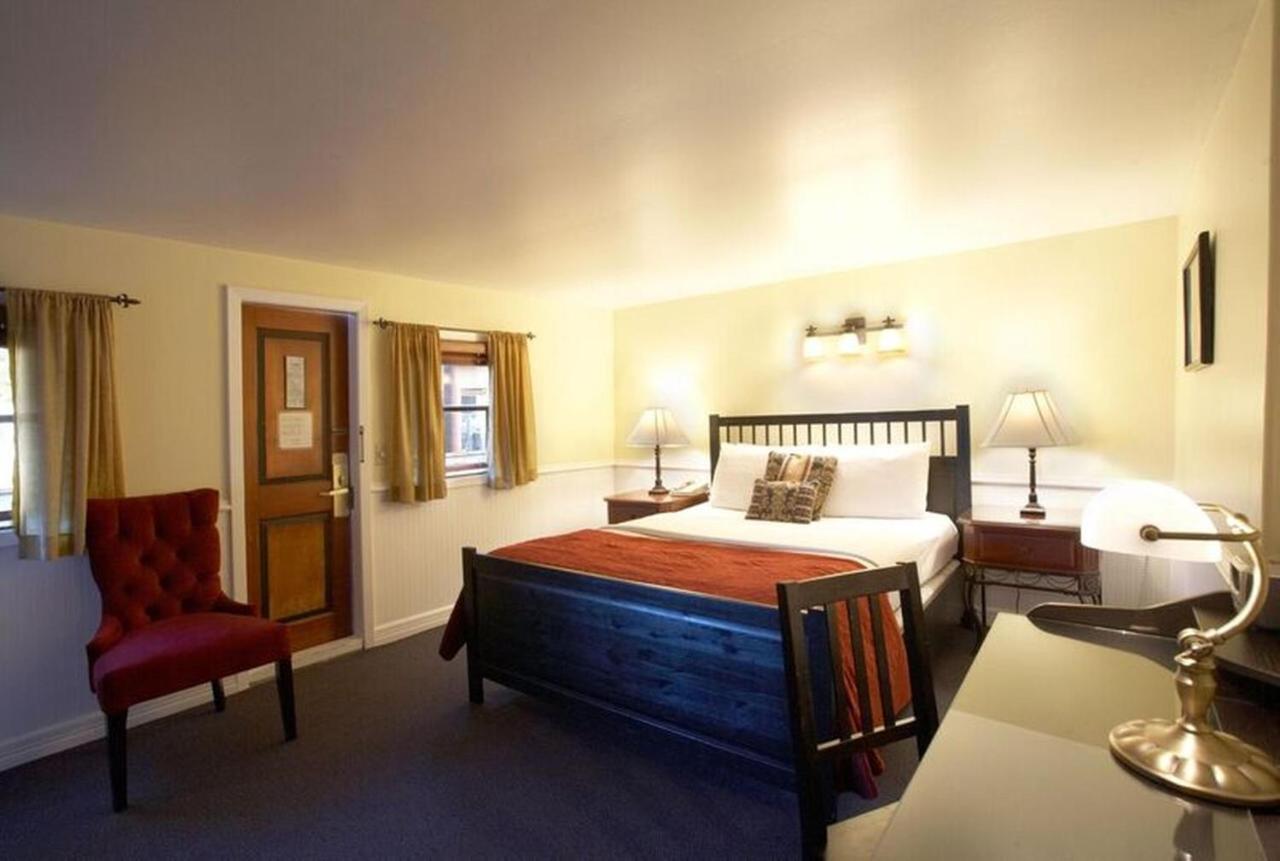 Delta King Hotel — photo 12