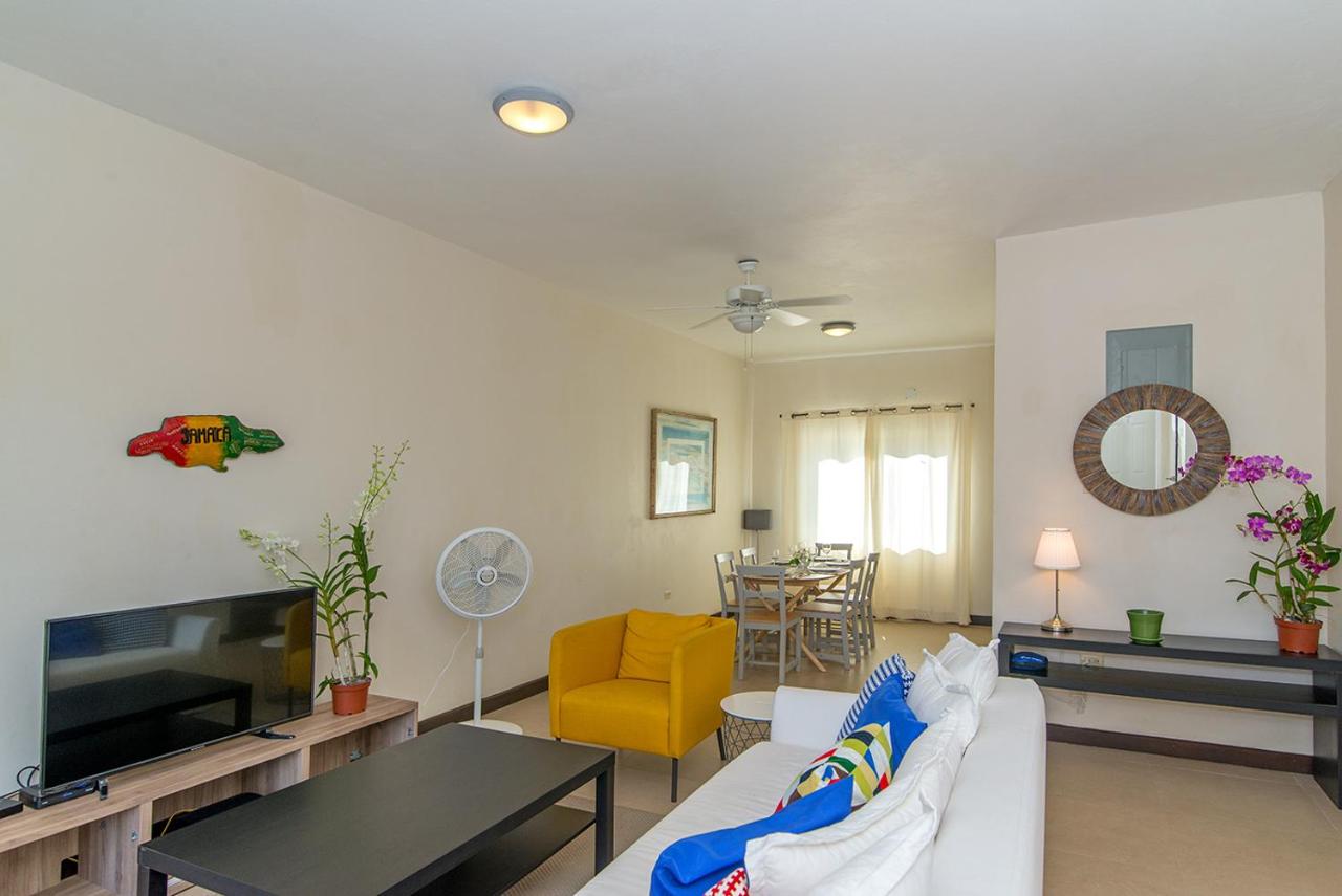 Family Complex beside Beach w/Pool Montego Bay #1 - 5