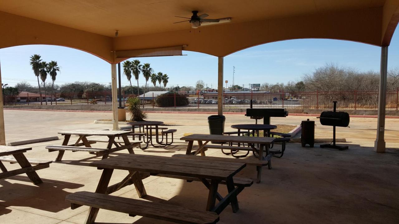 Executive inn and suites — photo 15