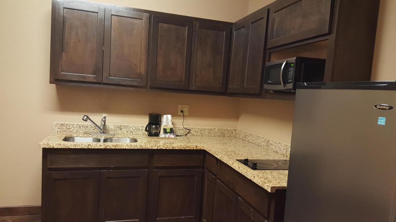 Executive inn and suites — photo 12