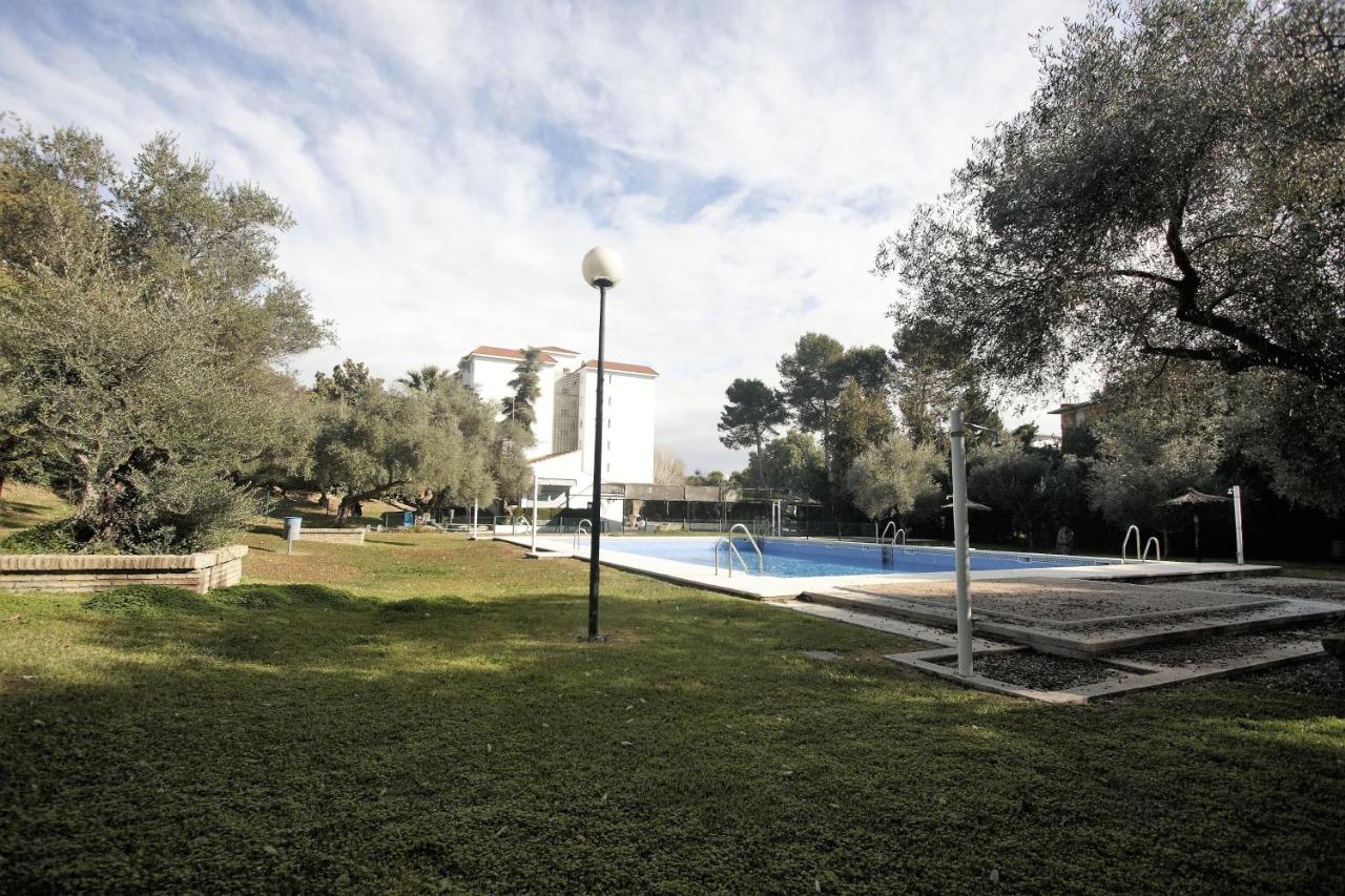 Bonito apart. con PARKING Y PISCINA, Mairena del Aljarafe ...