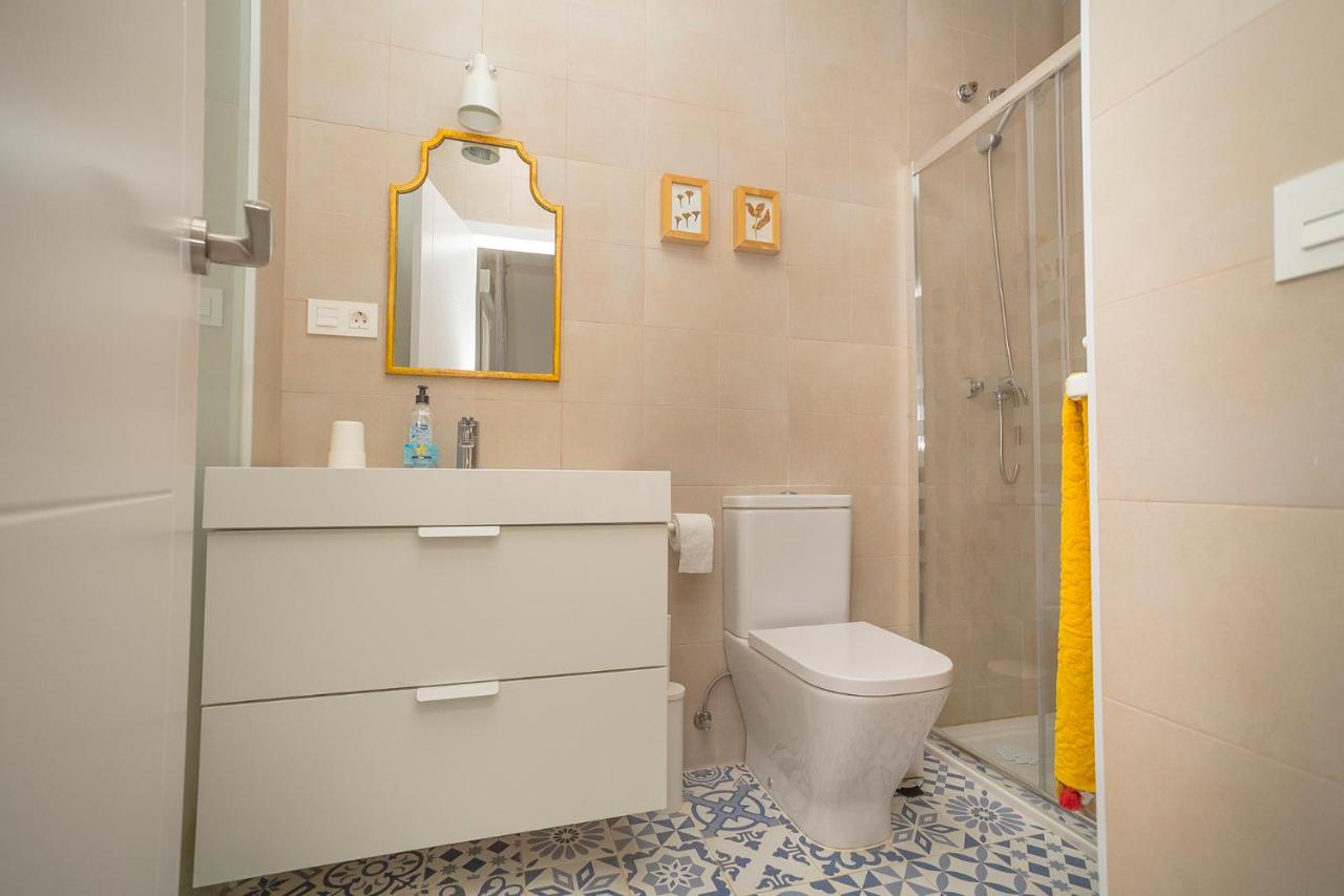 Theodora Chica 1 - 2