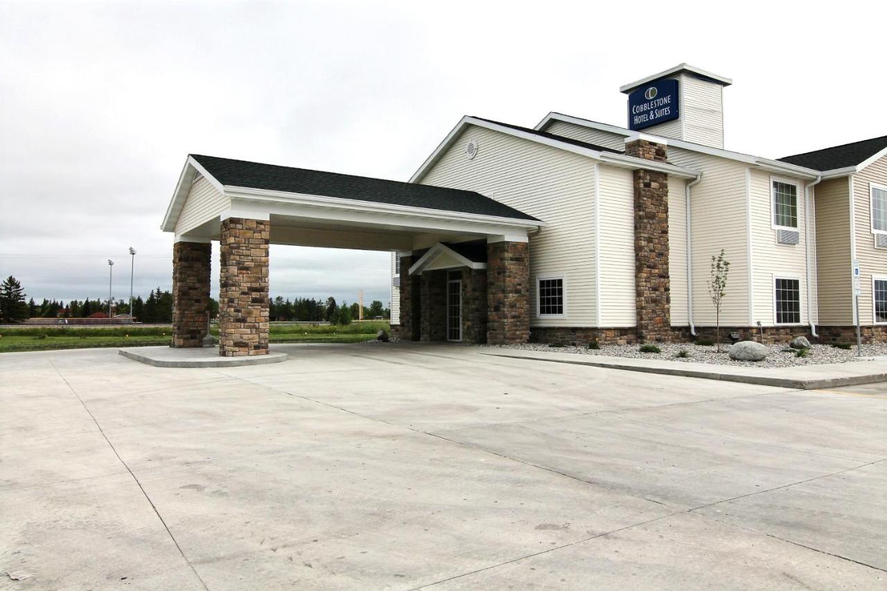 AmeriVu inn and Suites - Crookston — photo 1