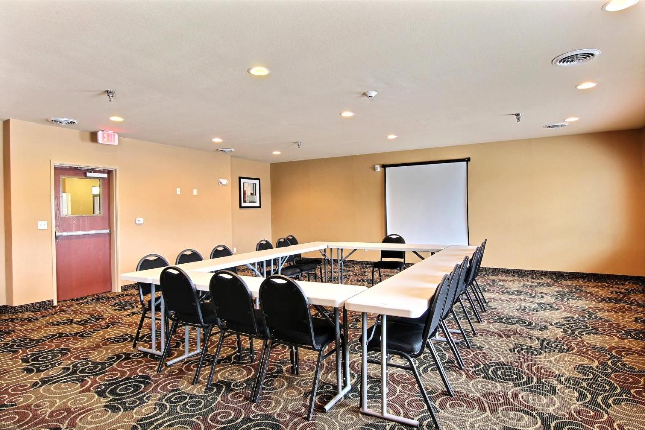 AmeriVu inn and Suites - Crookston — photo 8