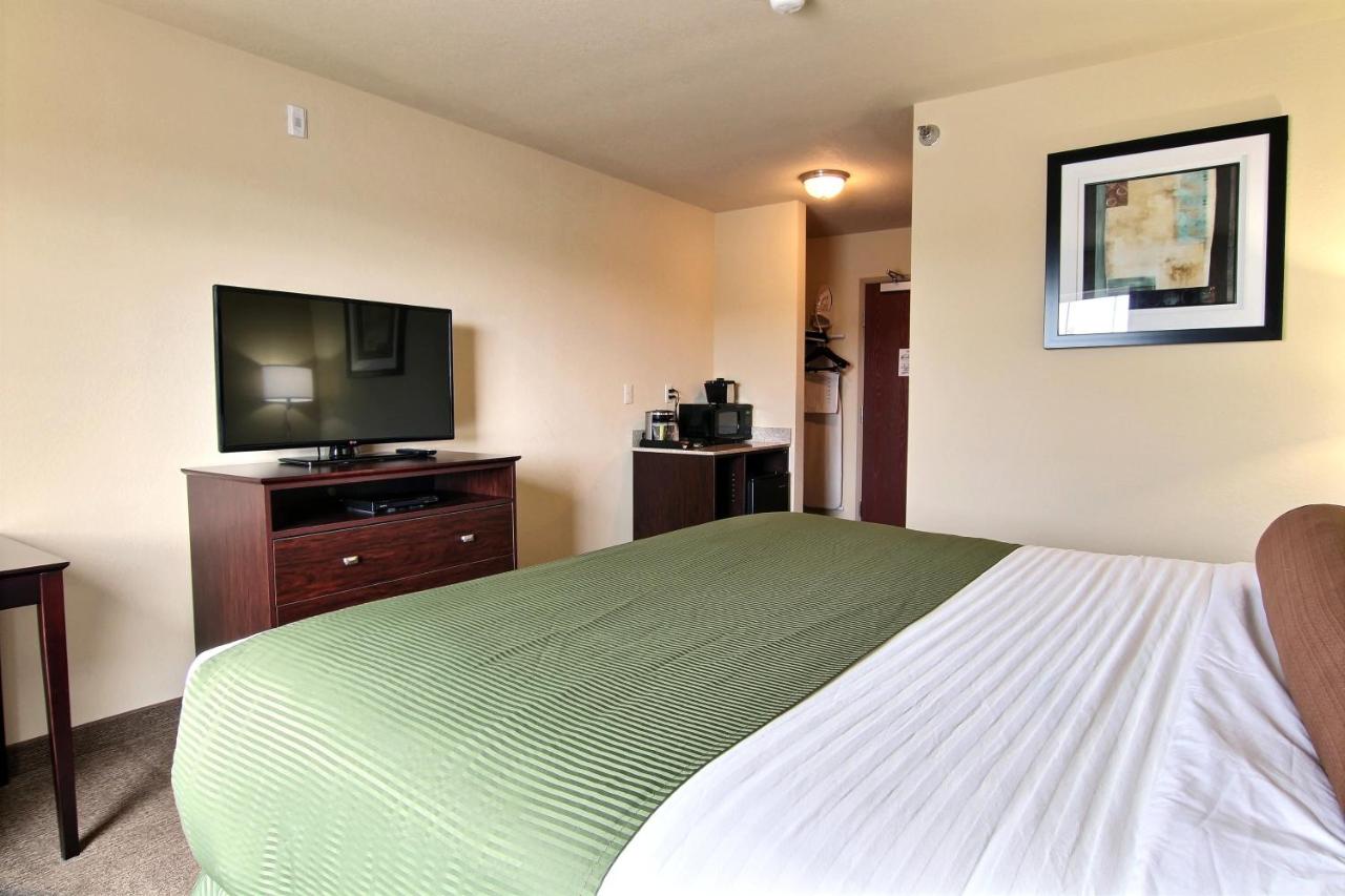 AmeriVu inn and Suites - Crookston — photo 19