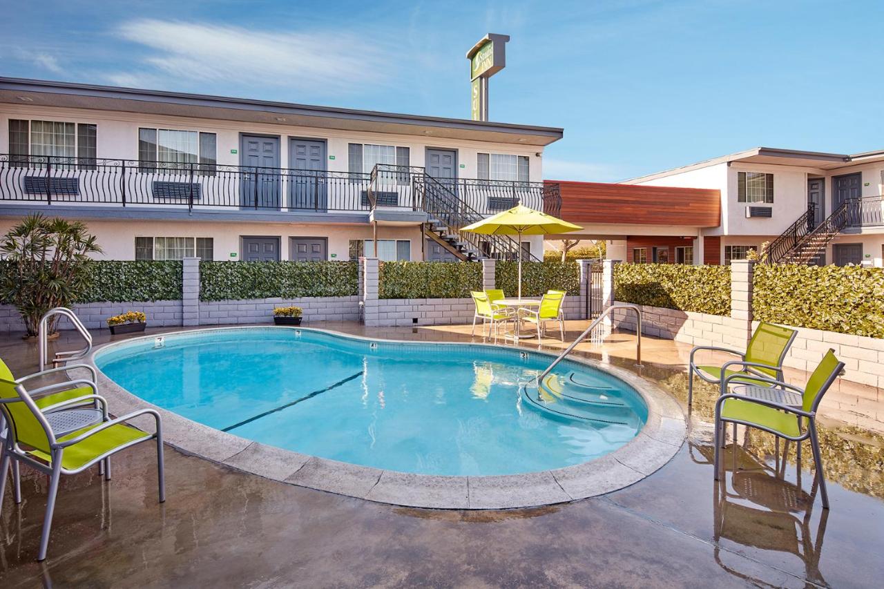 Studio Inn & Suites at Promenade Downey — photo 4