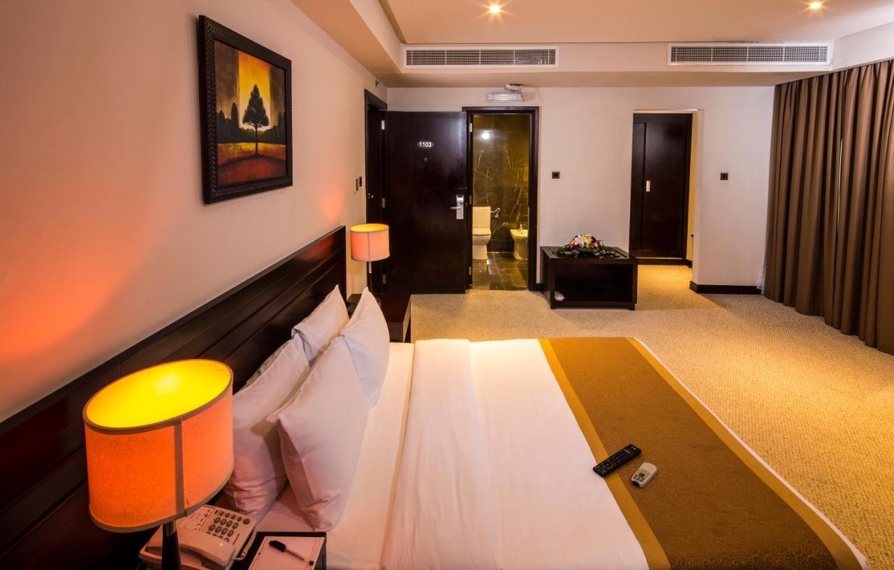 Monroe Hotel & Suites photo