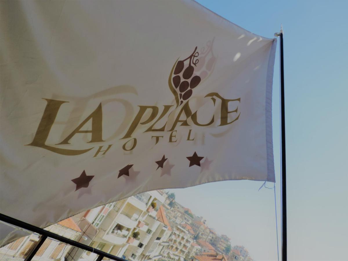 La Place Hotel photo