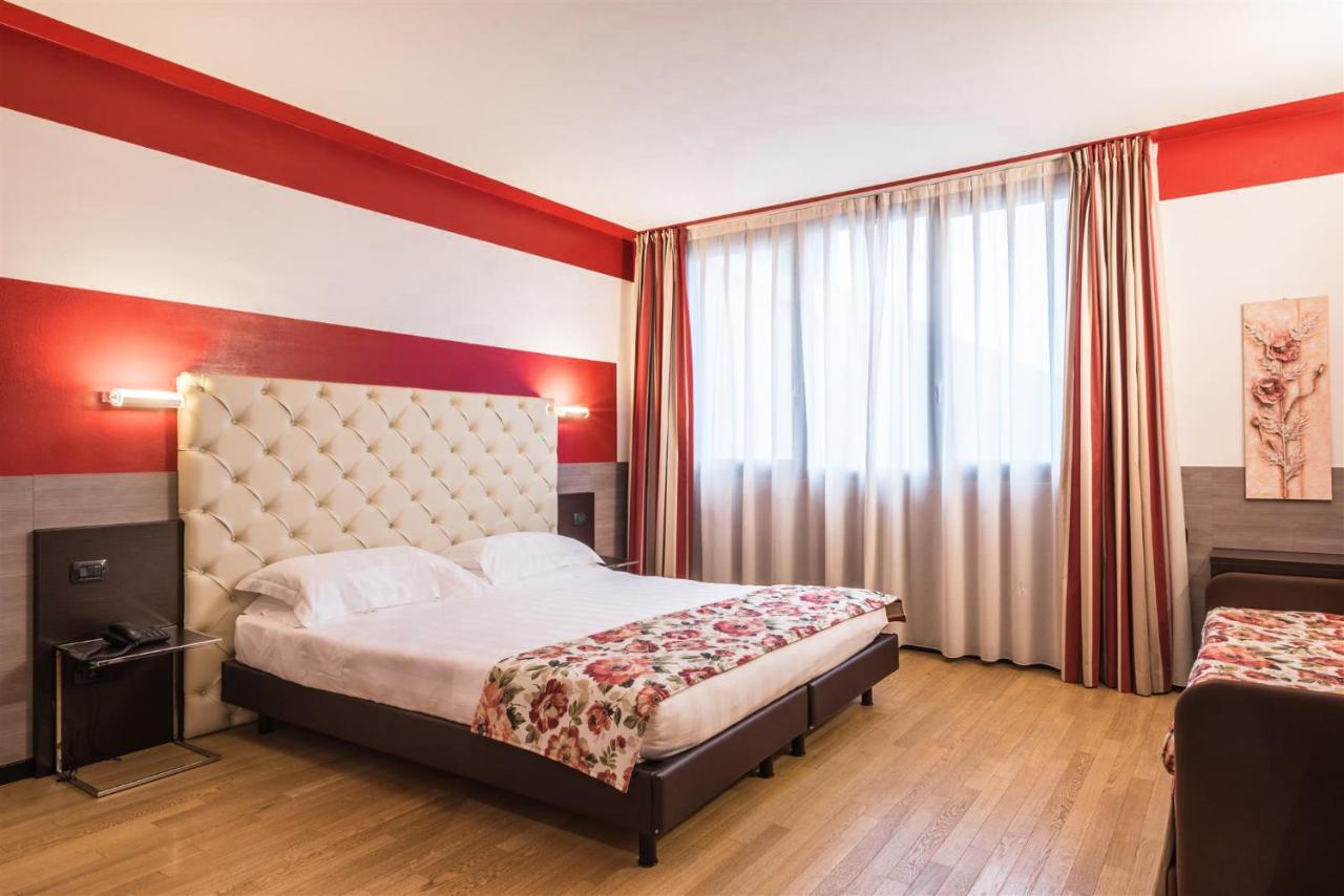 Continental Urban Art Hotel photo