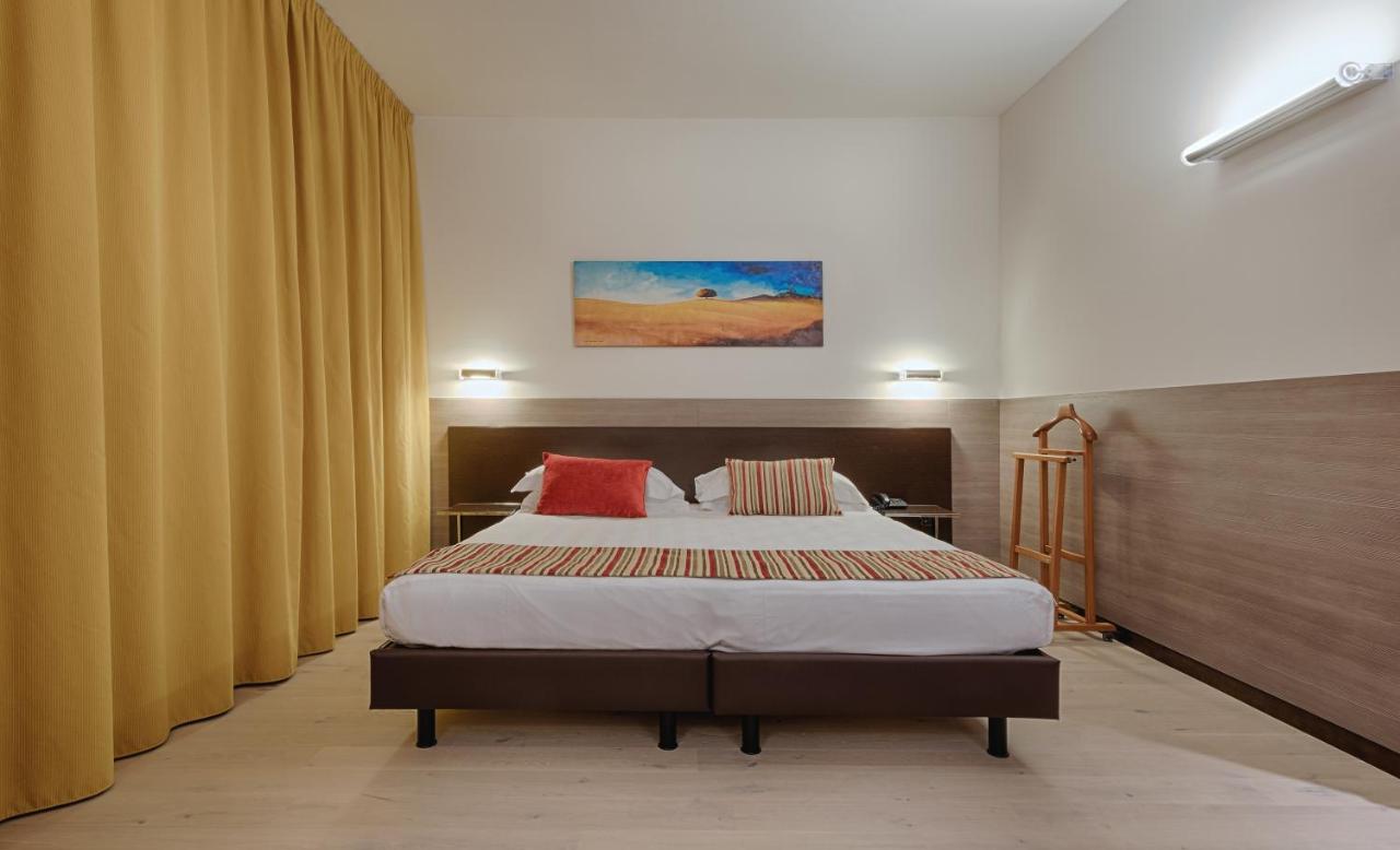 Continental Urban Art Hotel photo