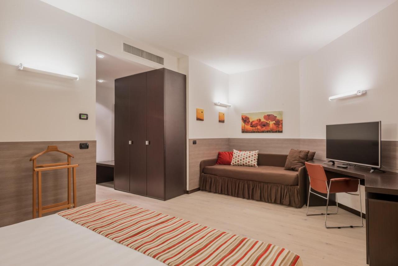 Continental Urban Art Hotel photo