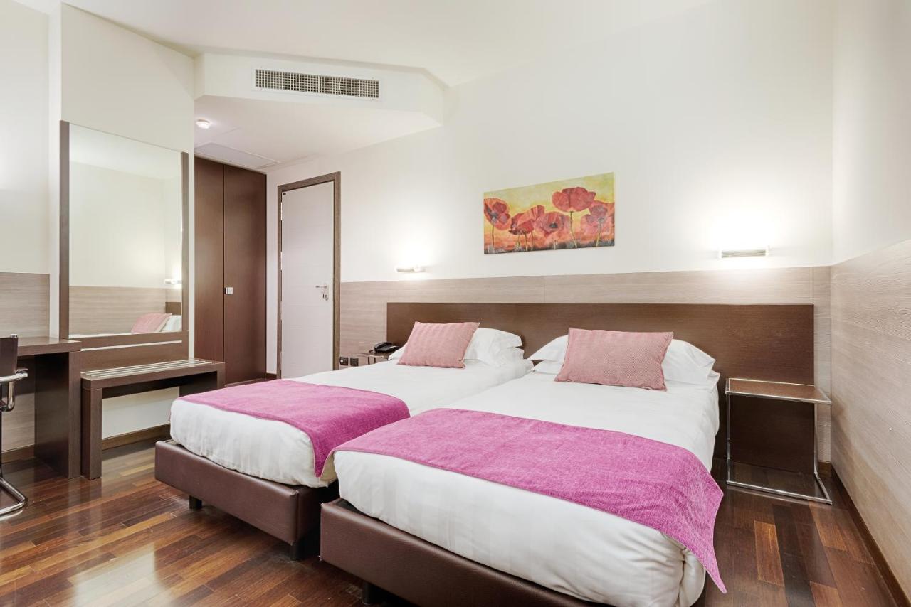 Continental Urban Art Hotel photo