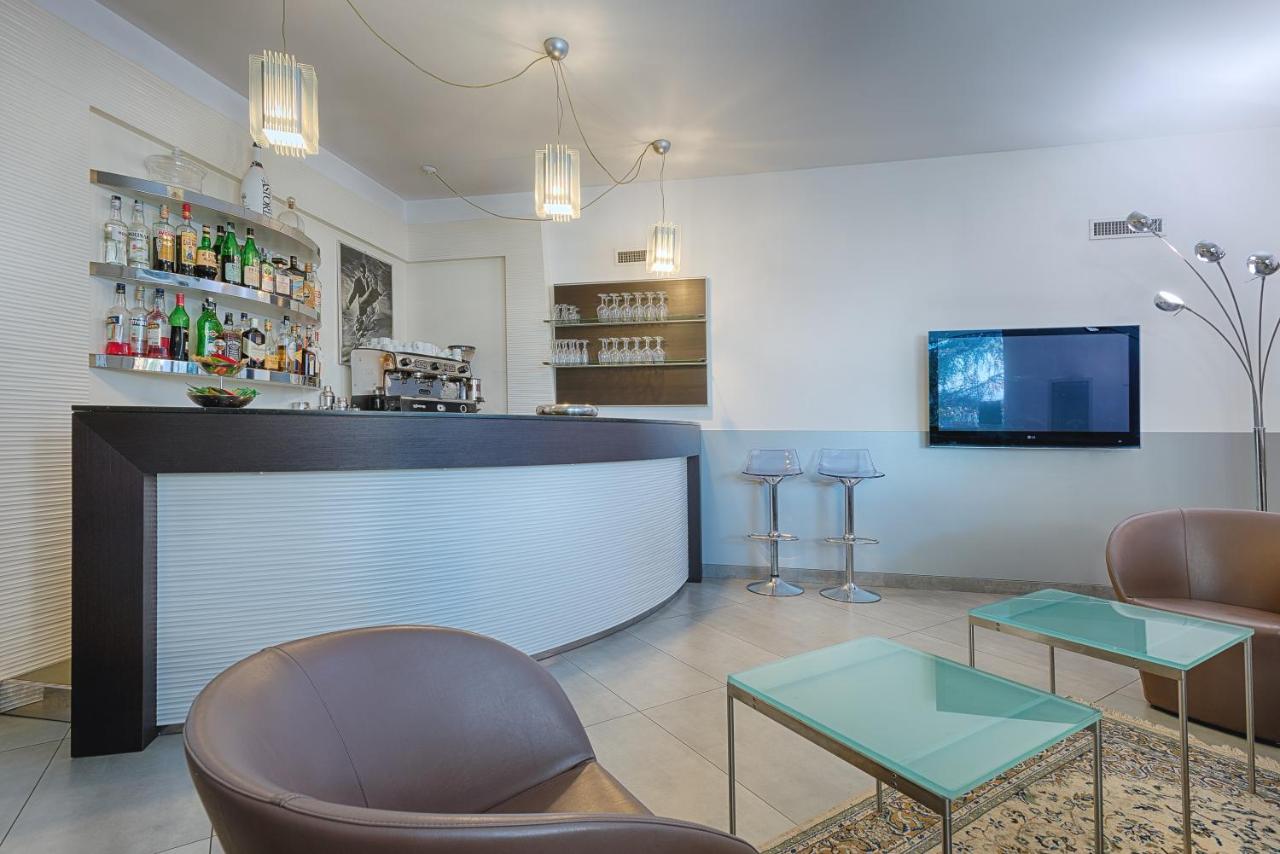 Continental Urban Art Hotel photo
