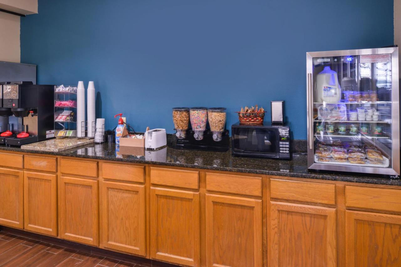 Regency Inn Geneseo IL — photo 19