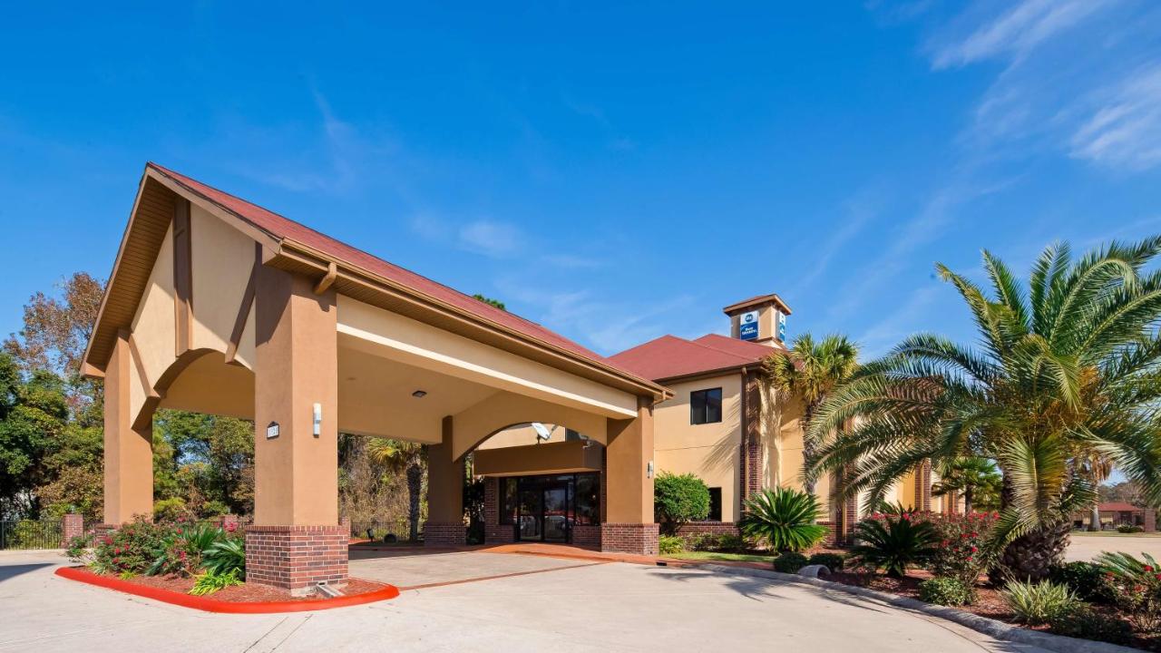Belmont Bayou Inn & Suites — photo 14