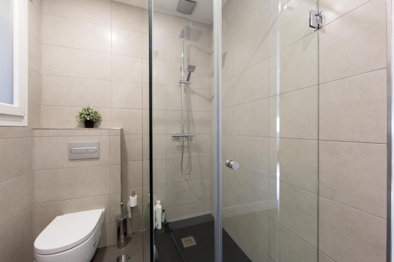 WindRose 2, Madrid – Updated 2022 Prices