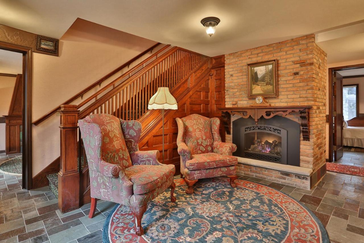 Stone Chalet Bed & Breakfast Inn — photo 18