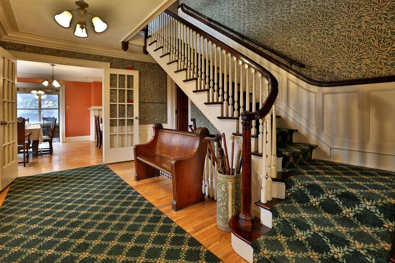 Stone Chalet Bed & Breakfast Inn — photo 10