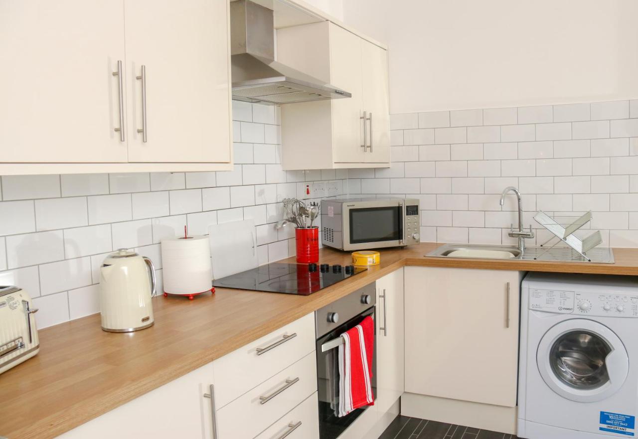 Aisiki Living at Upton Rd, Multiple 1, 2, or 3 Bedroom Apartments, King or Twin beds with FREE WIFI and FREE PARKING photo