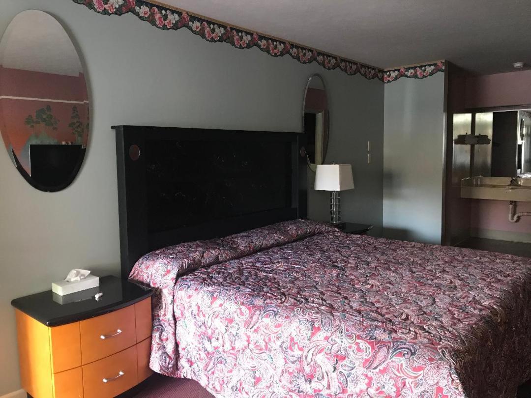 Village Inn — photo 17