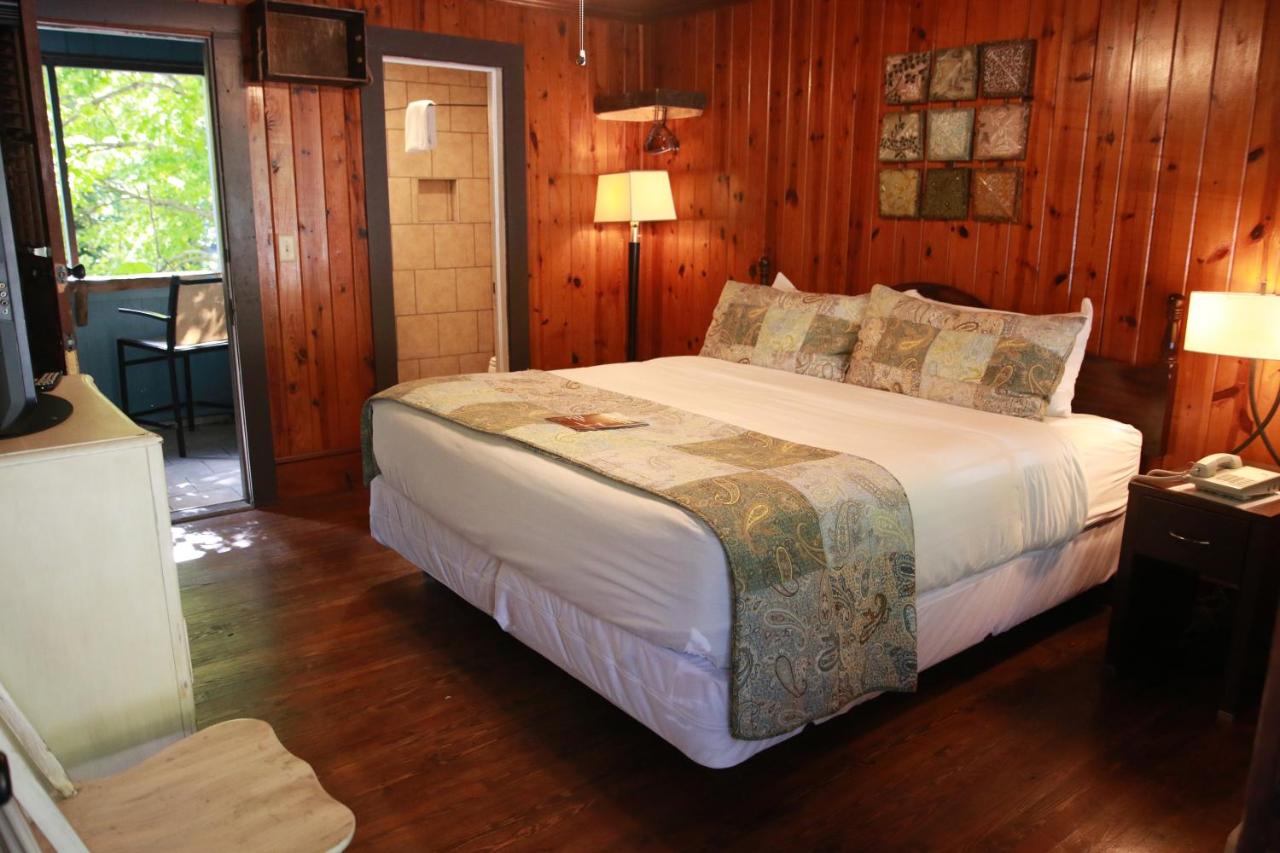 Riverside Lodge at Chimney Rock — photo 22