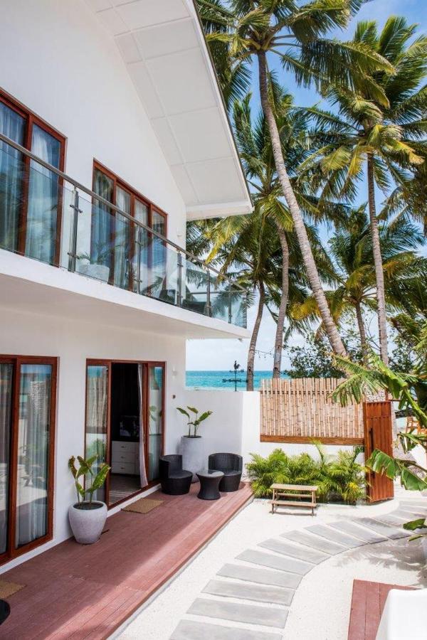 Veli Vilaa Dhiffushi - Beachfront