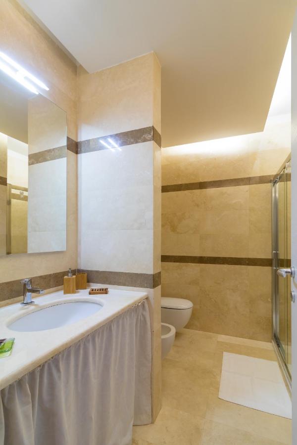 Elegant Flat at Municipio by Napoliapartments - 4
