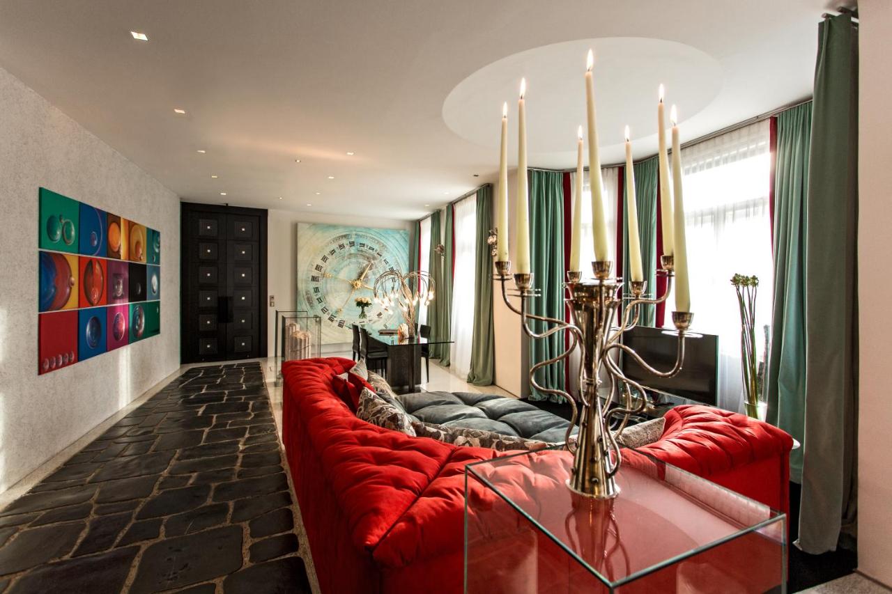 House of Time - Fancy Suites photo
