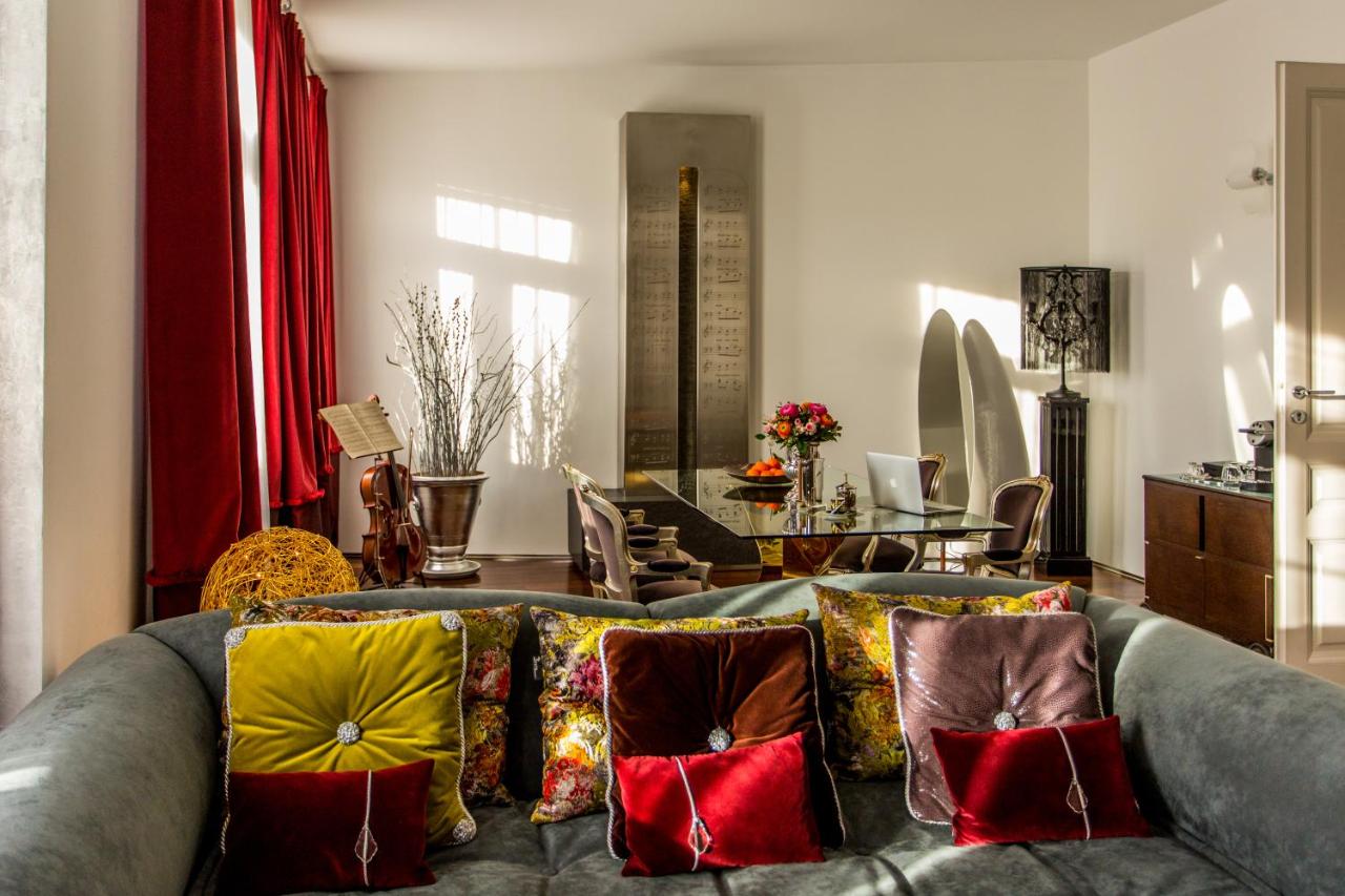 House of Time - Fancy Suites photo