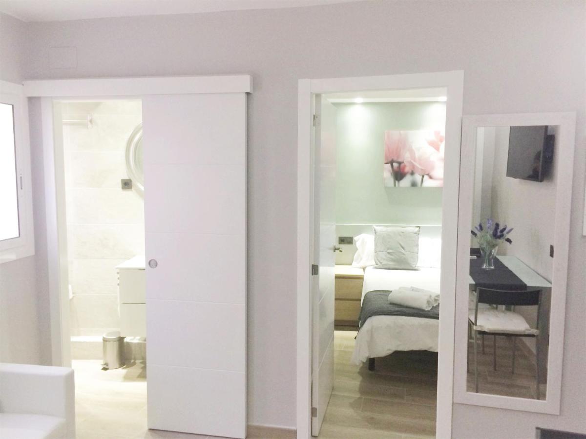 Barcelona Fifteen central Aparthotel - 3