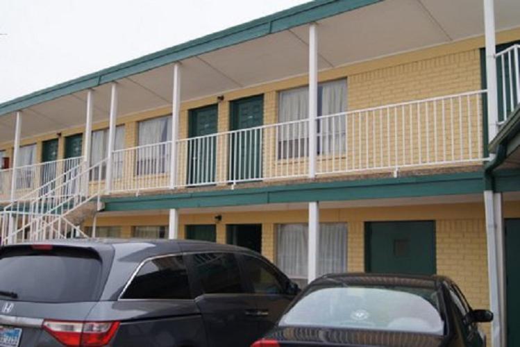 Budget Inn — photo 3