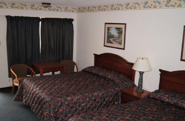 Budget Inn — photo 4
