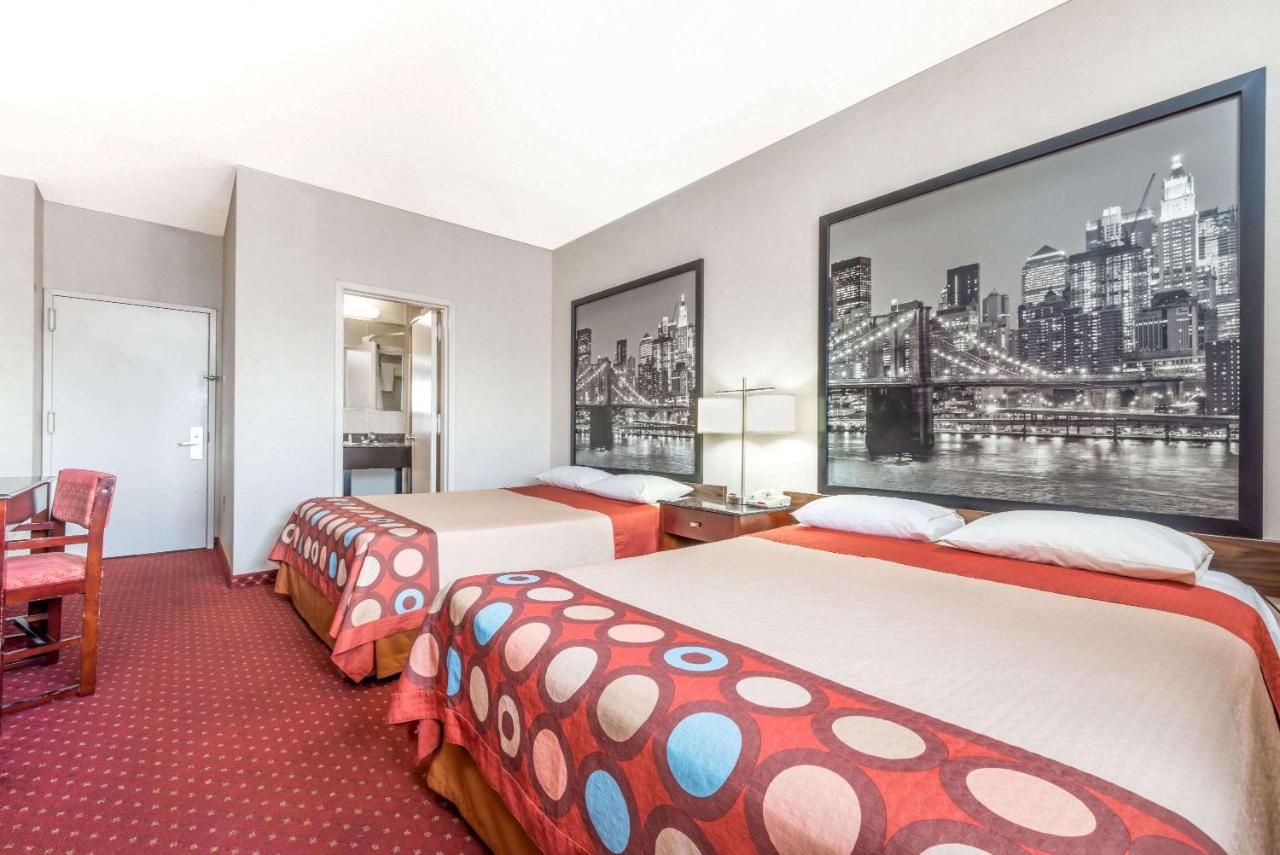 Hotel Super 6 — photo 11