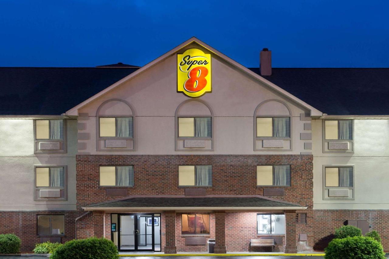 Image: Super 8 by Wyndham Morgantown