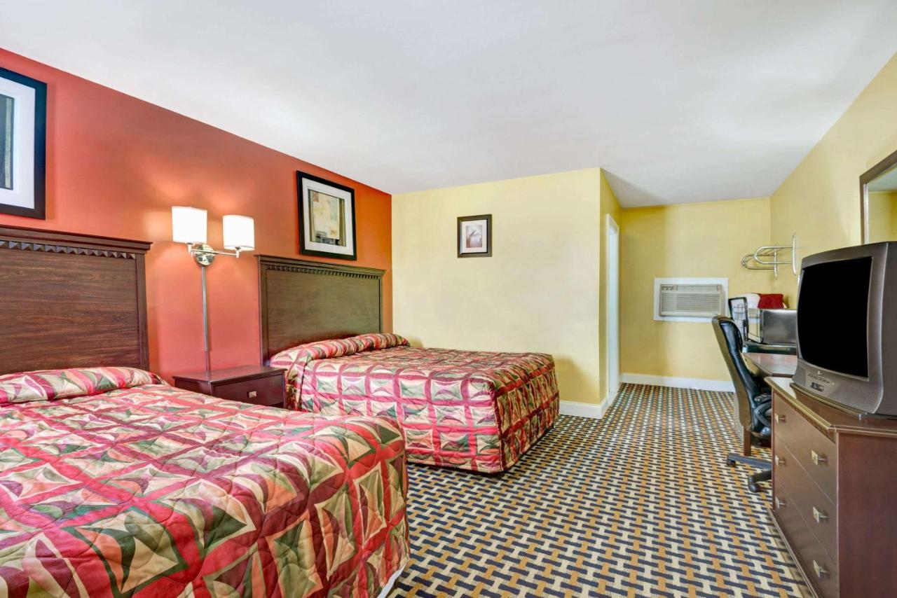 Budget Inn — photo 4