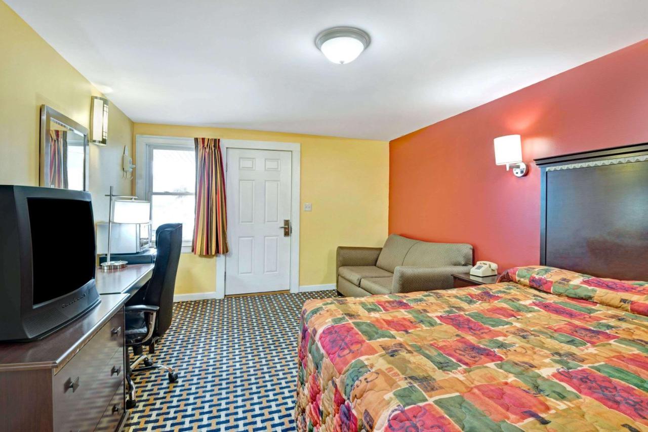 Budget Inn — photo 13