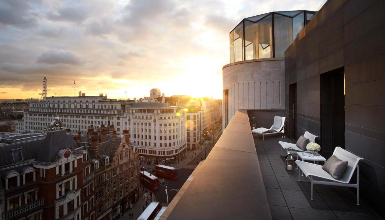 Discover the best hotels in London with breathtaking views of the city skyline. From rooftop bars to panoramic vistas, our guide to London hotels with a view will help you find the perfect place to stay for your next trip to the UK capital. #londonhotels | Where To Stay In London | Best Hotels In London With A View | London Hotels With River Views | London Hotels | River View Hotel London | Hotels With View Of London Eye