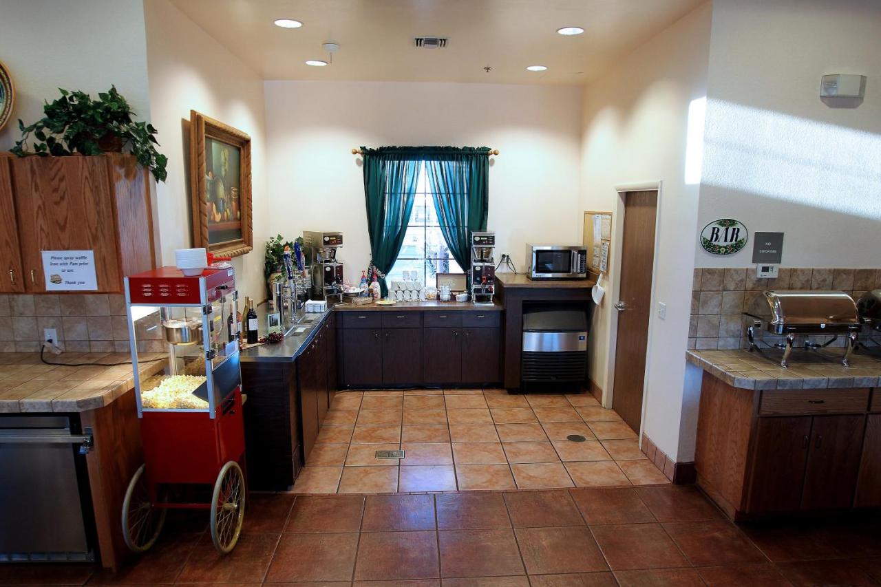 Gateway Studio Suites — photo 20
