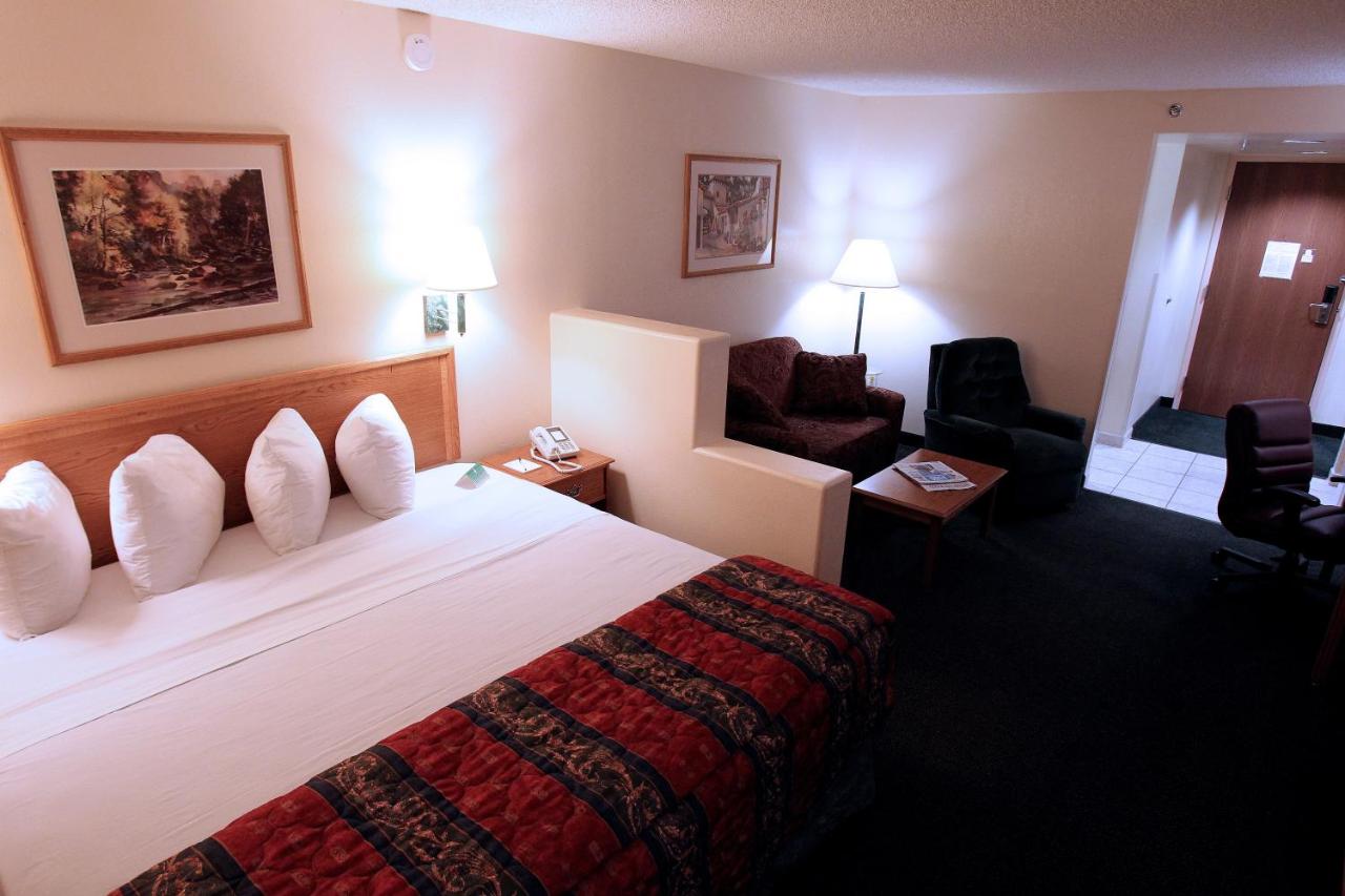 Gateway Studio Suites — photo 2