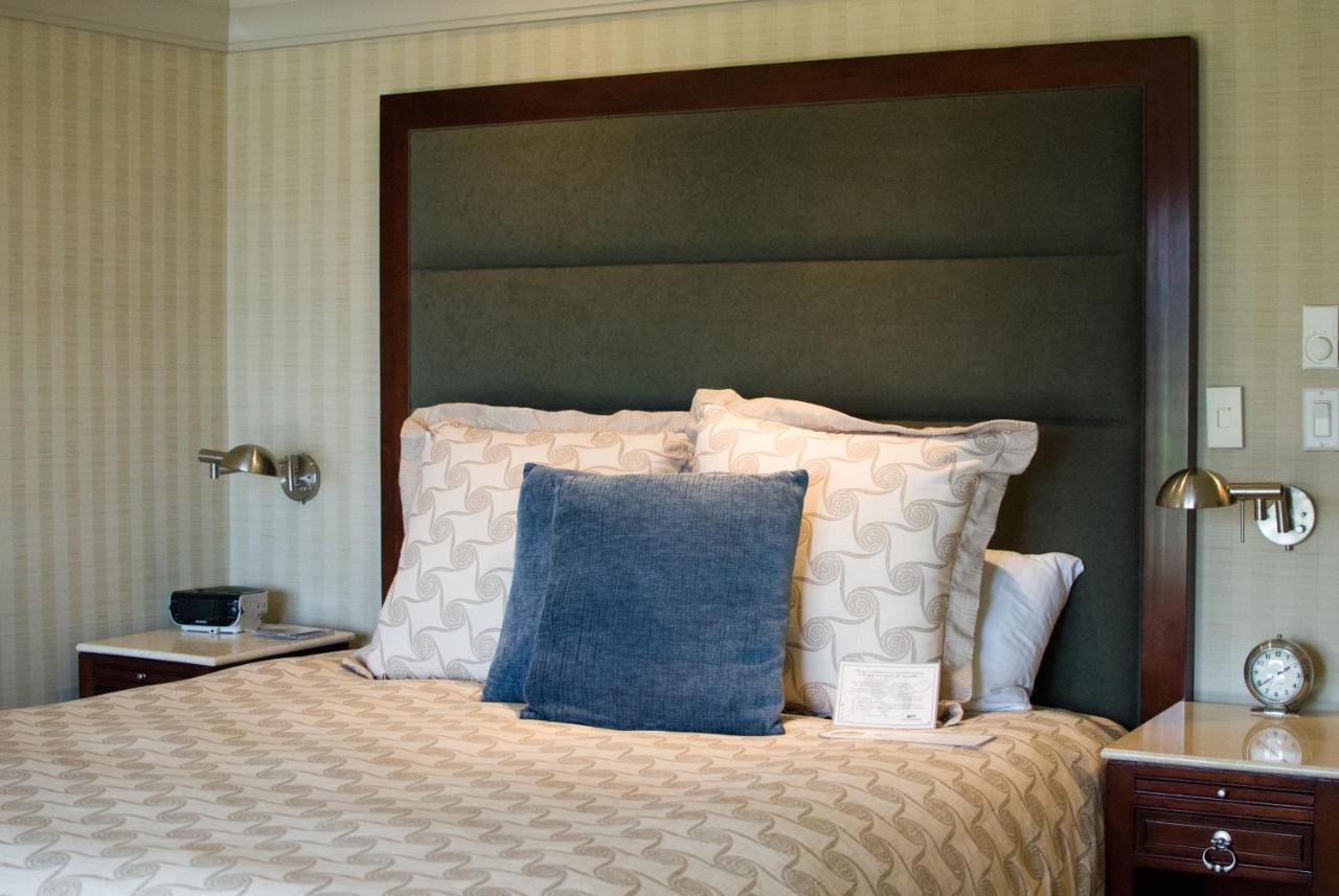 Monterey Bay Inn — photo 2