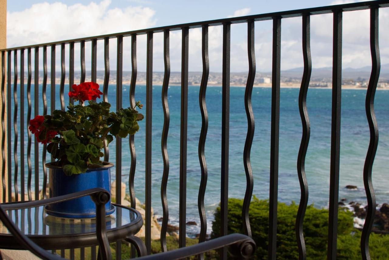 Monterey Bay Inn — photo 14