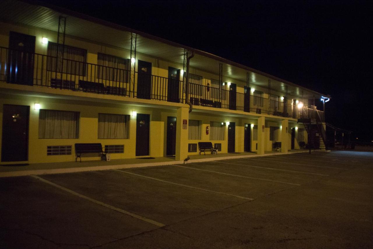 Tazewell Motor Lodge — photo 24