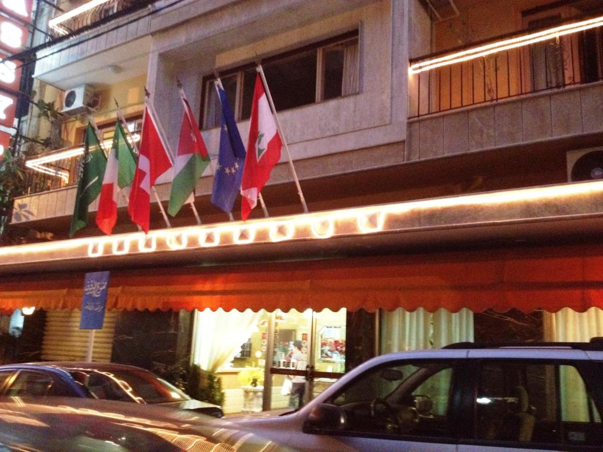Embassy Hotel photo