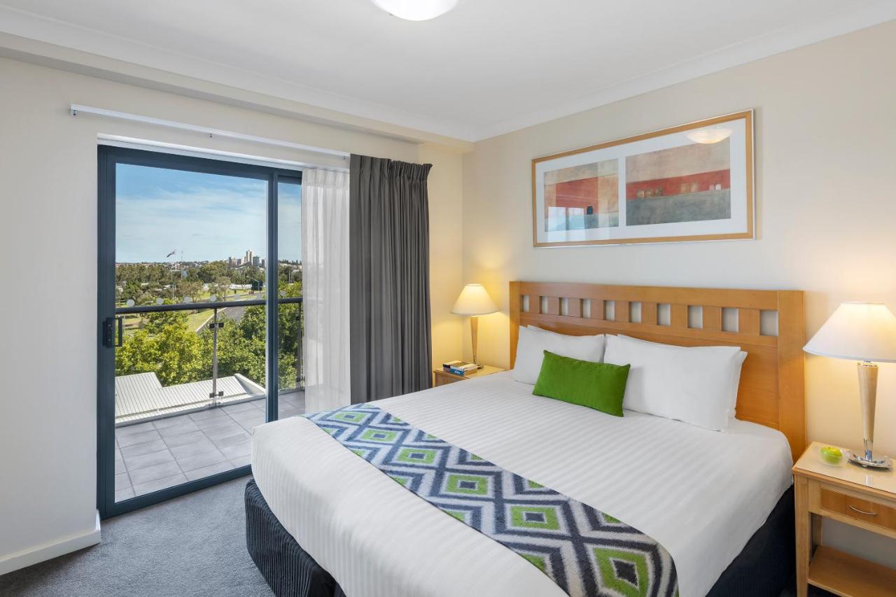 Mounts Bay Waters Apartment Hotel - Laterooms