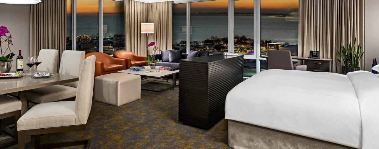 Hotel X Toronto by Library Hotel Collection photo