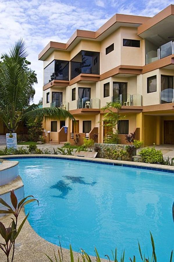 Image: Lost Horizon Beach Dive Resort