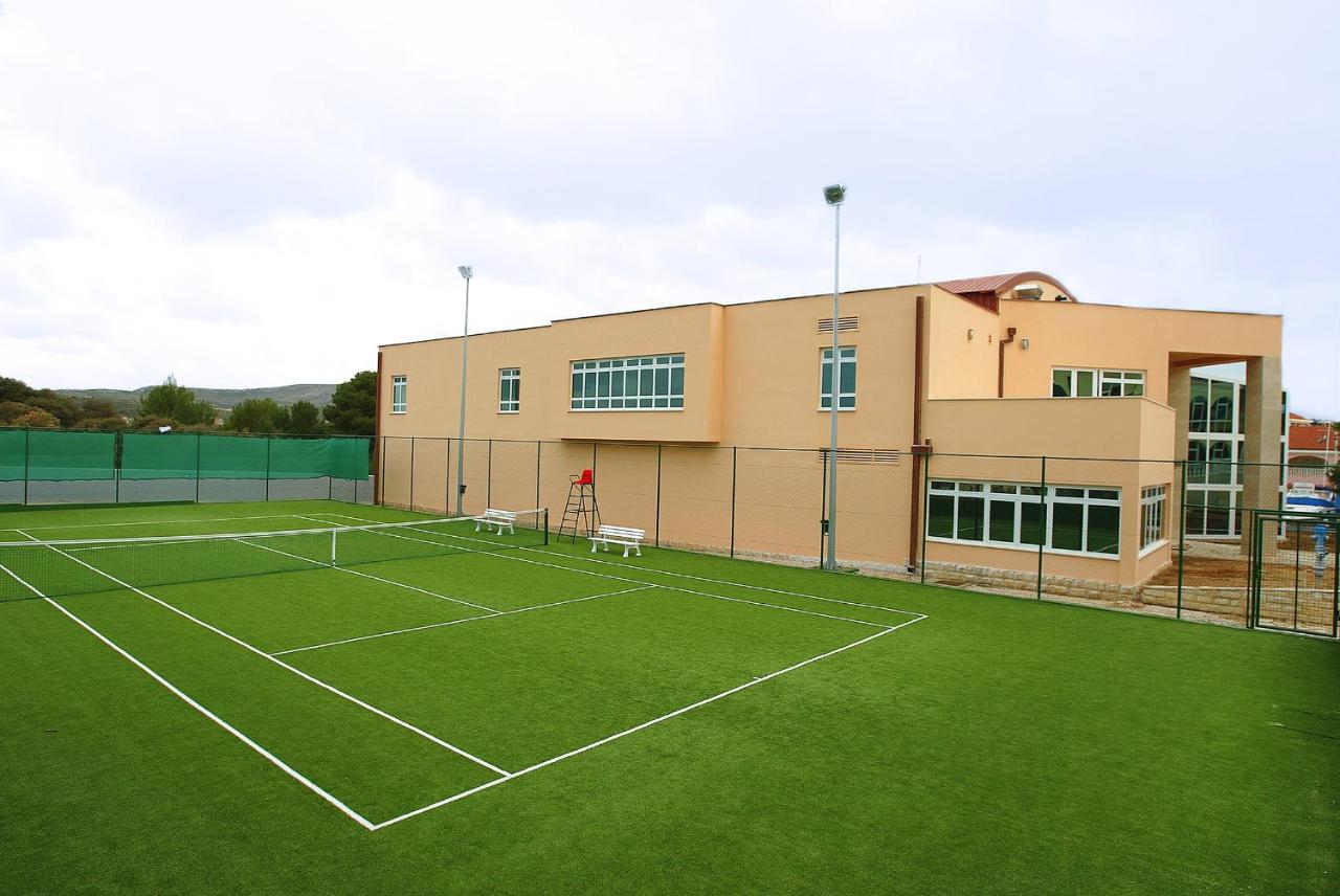 Tennis court: Marina Frapa Resort Rogoznica